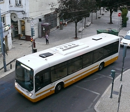 Autobusová pohlednice z portugalské Coimbry