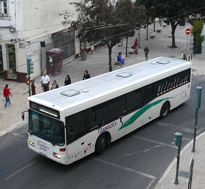 Autobusová pohlednice z portugalské Coimbry