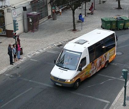 Autobusová pohlednice z portugalské Coimbry