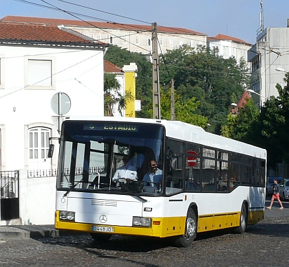 Autobusová pohlednice z portugalské Coimbry