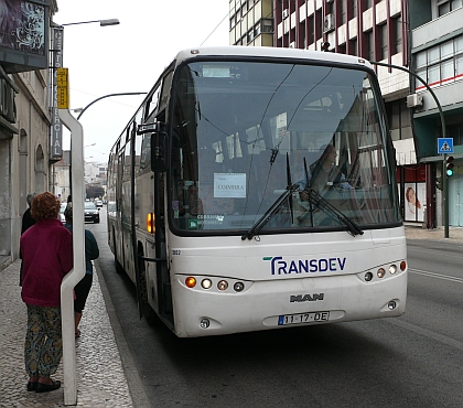 Autobusová pohlednice z portugalské Coimbry