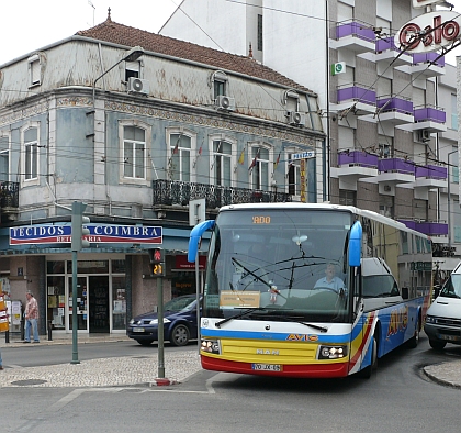 Autobusová pohlednice z portugalské Coimbry