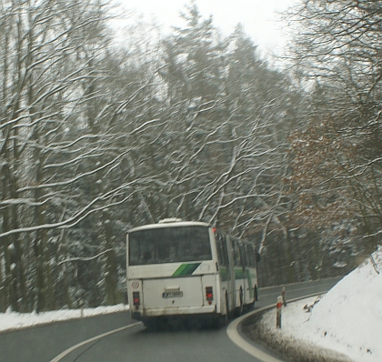 Kloubový autobus Karosa C 744 ČSAD autobusy Plzeň v akci mezi Plasy a Třemošnou