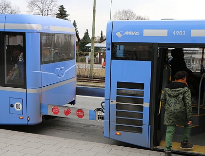 Mnichovské soupravy s vleky - &quot;Munich's Bus Trains&quot;