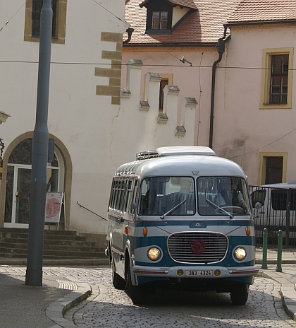 Nymburský autokar Škoda 706 RTO LUX na přátelské návštěvě v Plzni 