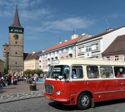 Malokapacitní autobus SKD Stratos LE 37 pro MHD v Jičíně 