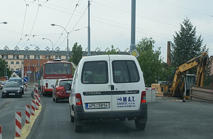 Loučení se sedmistovkami v Plzni podruhé: Noční snímky všech tří posledních 