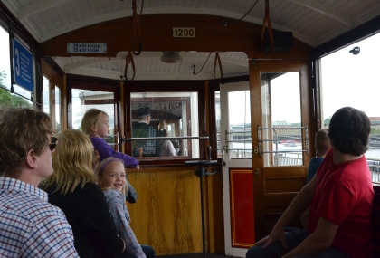 VELKÁ FOTOREPORTÁŽ z cesty historickou tramvajovou soupravou  na lince 3 