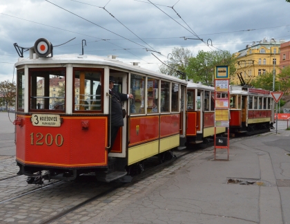 VELKÁ FOTOREPORTÁŽ z cesty historickou tramvajovou soupravou  na lince 3 