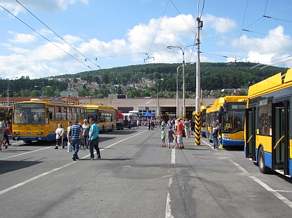 Ze dne otevřených dveří DSZO podruhé: současná technika, nasazení elektrobusu