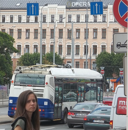 Dopravní pohlednice z Rigy: Trolejbusy, tramvaje, autobusy a autobusové nádraží 