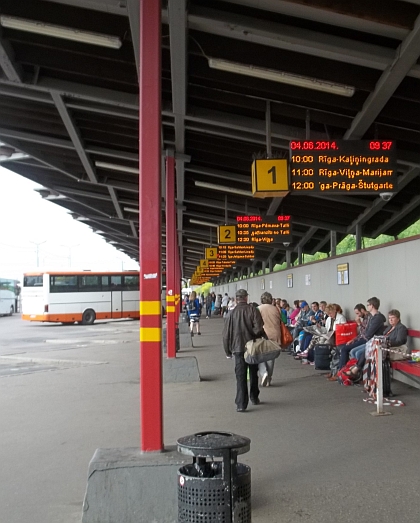 Dopravní pohlednice z Rigy: Trolejbusy, tramvaje, autobusy a autobusové nádraží 