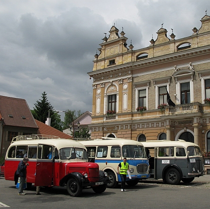 Důstojné připomenutí kouřimských autobusových výročí 