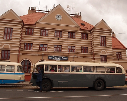 Důstojné připomenutí kouřimských autobusových výročí 