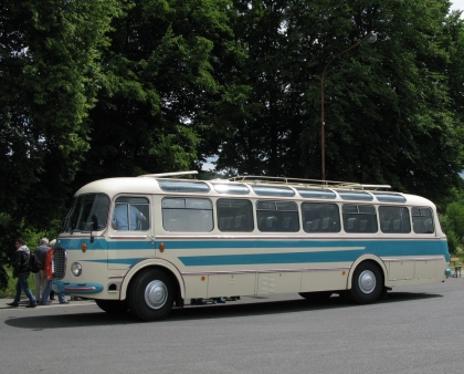 Kinobus, historické autobusy a lodě vyjely do Štěchovic a na Slapy 21.6.2014