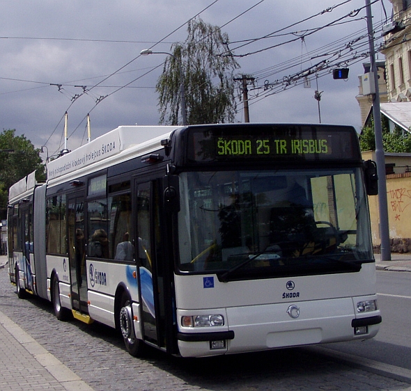 První zlínský nízkopodlažní kloubový trolejbus slaví 10. narozeniny