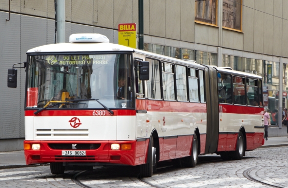 90 let autobusů v Praze. Autobusový průvod II. Současná flotila