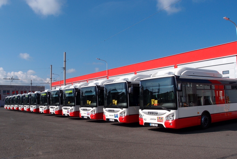 Flotila opavských CNG autobusů je kompletní, spolu s trolejbusy jezdí v Opavě 