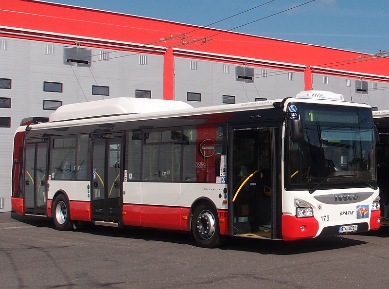 Flotila opavských CNG autobusů je kompletní, spolu s trolejbusy jezdí v Opavě 