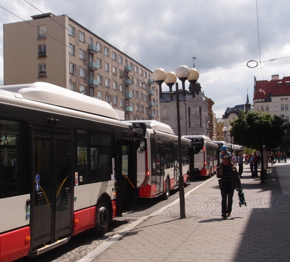 Flotila opavských CNG autobusů je kompletní, spolu s trolejbusy jezdí v Opavě 