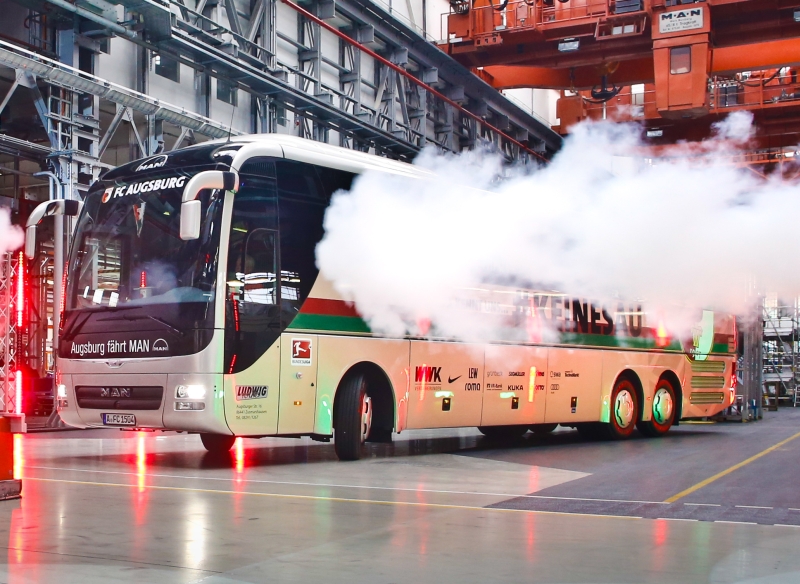 MAN a FC Augsburg představili nový autokar MAN Lion´s Coach L