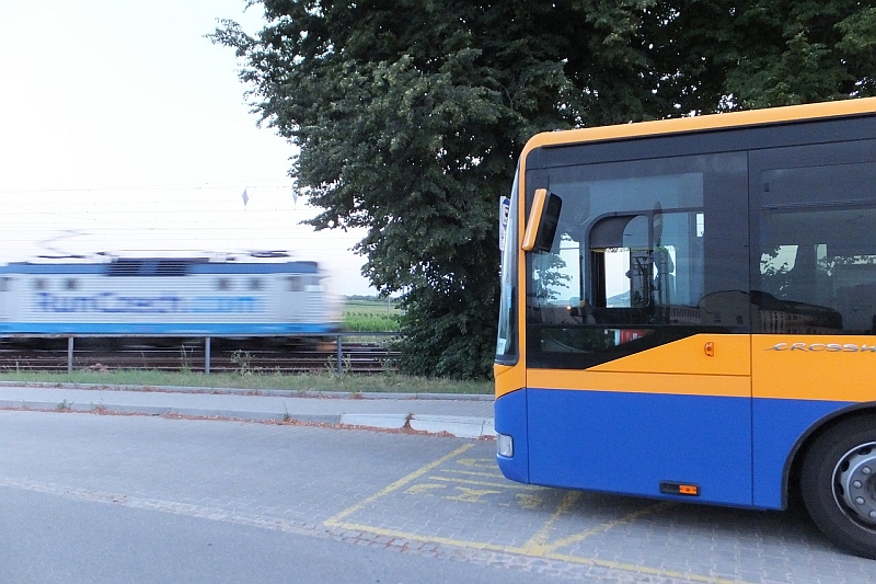 Tři výherci Fotosoutěže pro řidiče autobusů  - tři vítězné snímky