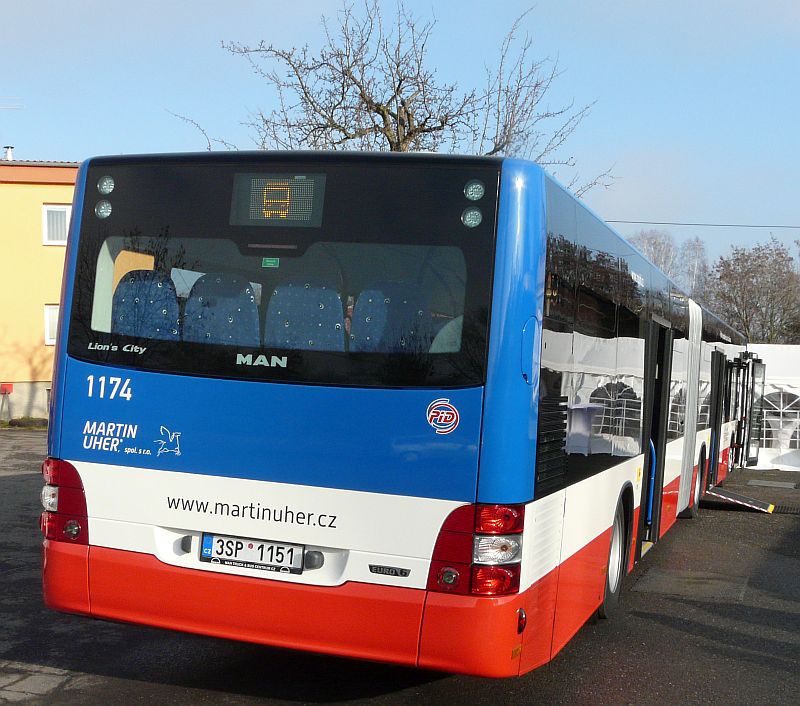 Obrazem: Nová značka autobusu ve flotile Martina Uhra v barvách PID