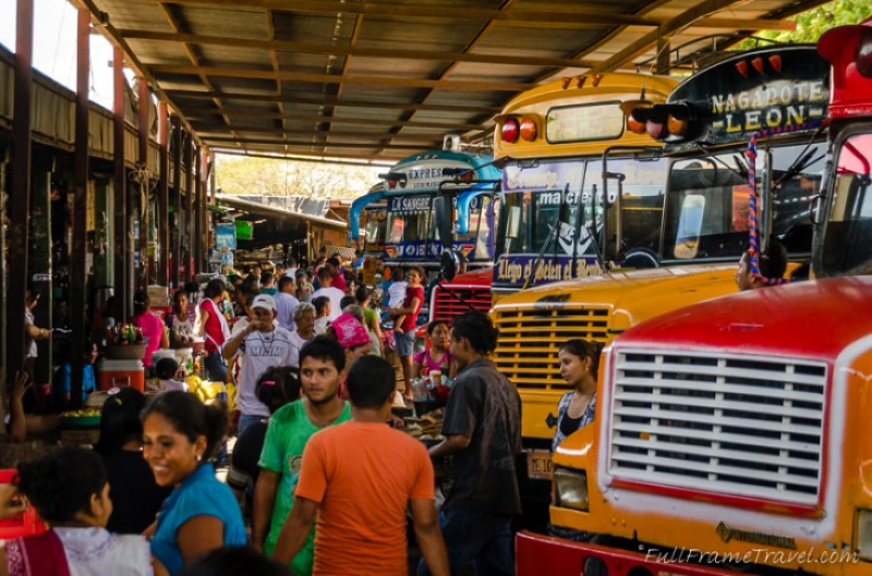 Autobusová doprava v Guatemale je barevná