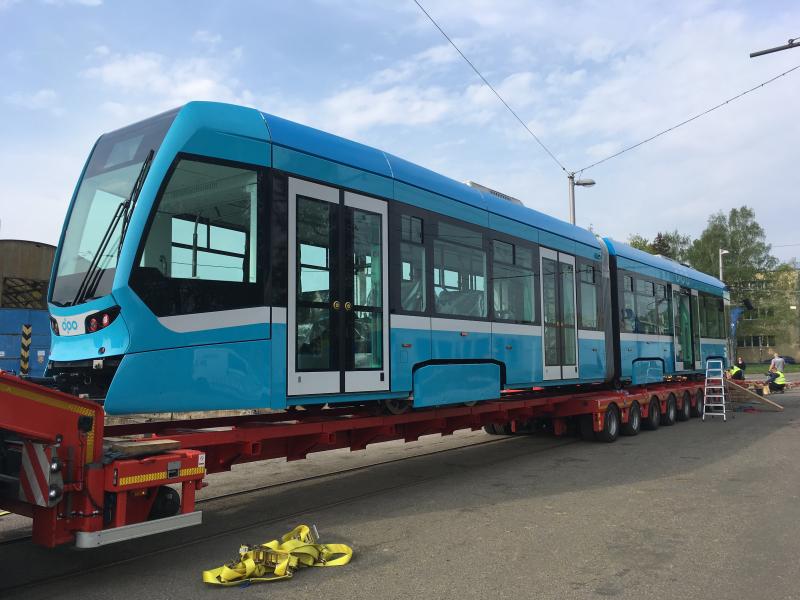 Tramvaje Stadler nOVA čekají na povolení drážního úřadu