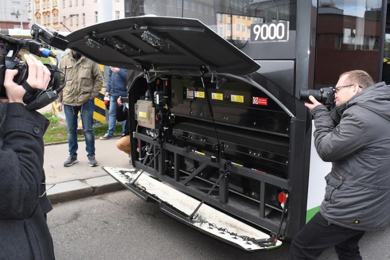 Plzeňský trolejbus ŠKODA 27 Tr testuje Praha