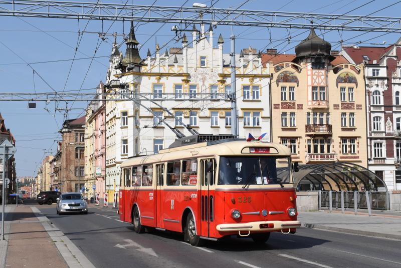 Slavnosti Svobody v Plzni i s historickými vozidly