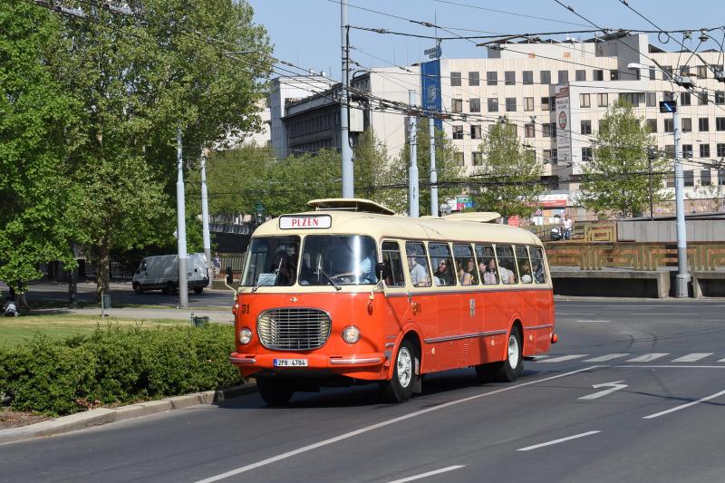 Slavnosti Svobody v Plzni i s historickými vozidly