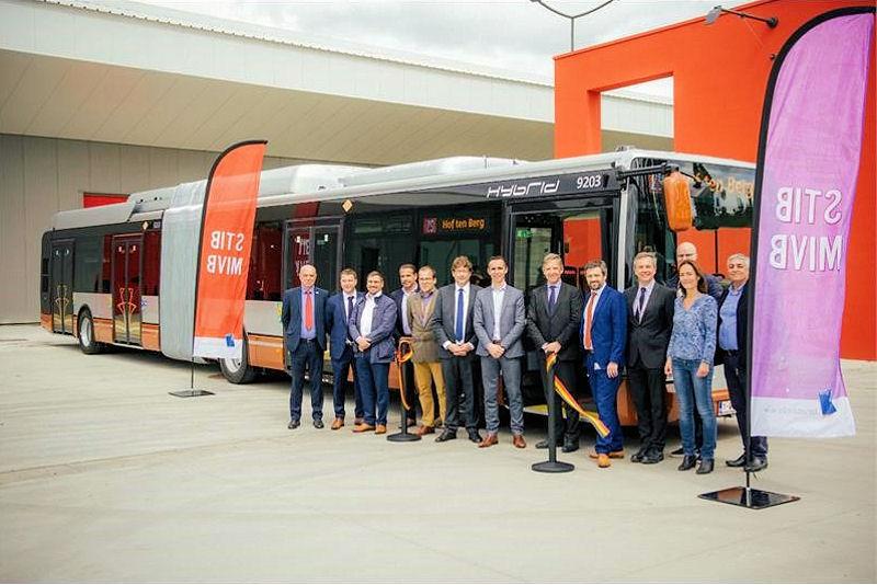 STIB převzal v Bruselu první nové hybridní autobusy od Iveco