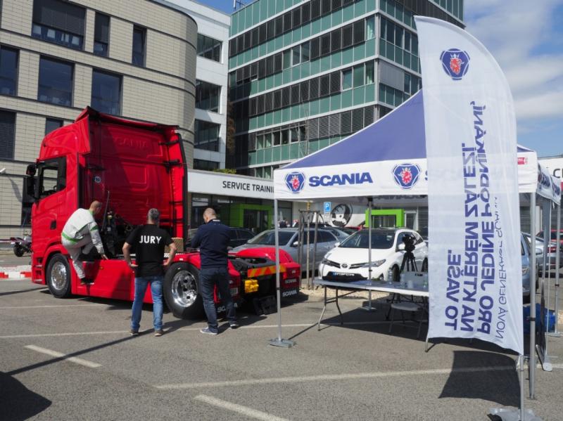 Scania podporuje talentované automechaniky