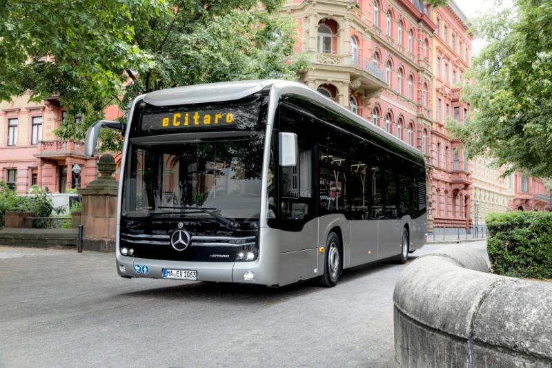 Velká objednávka z Hannoveru pro Mercedes-Benz