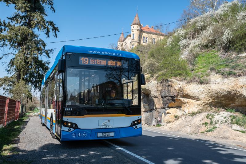 Na testovací trolejbusové lince v Plzni vyjel ostravský trolejbus