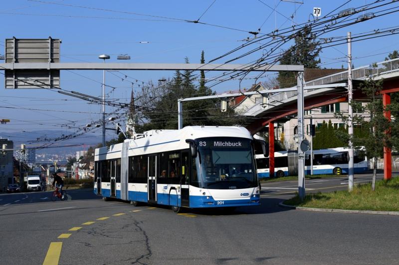 Curych: Nové bateriové trolejbusy na lince 83