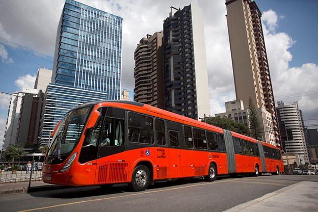 Volvo se vrací do BRT v Curitiba