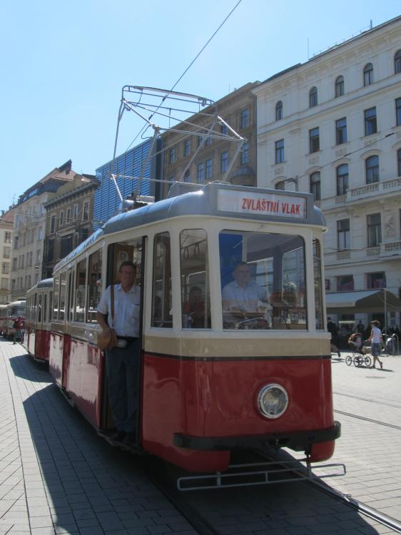 Den otevřených dveří Dopravního podniku města Brna – vozovna Pisárky