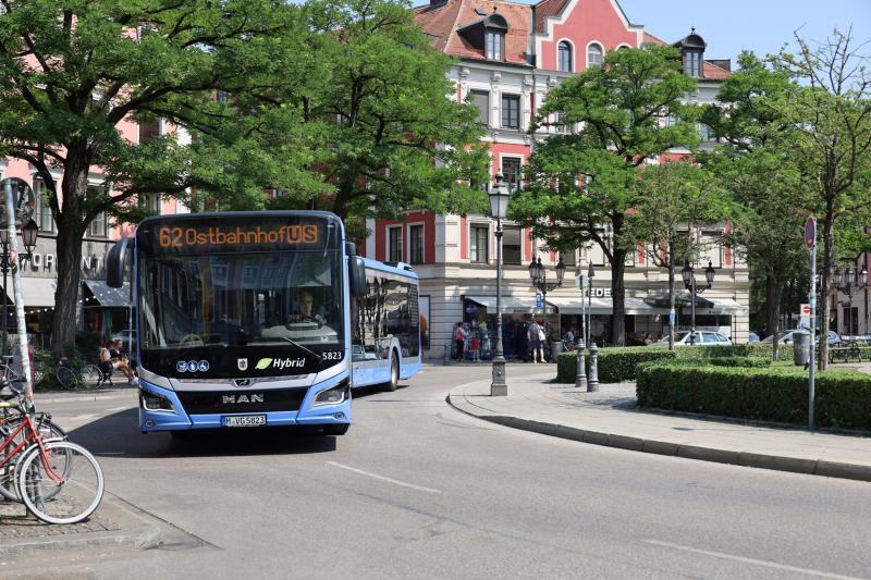 47 nových hybridních autobusů v Mnichově 