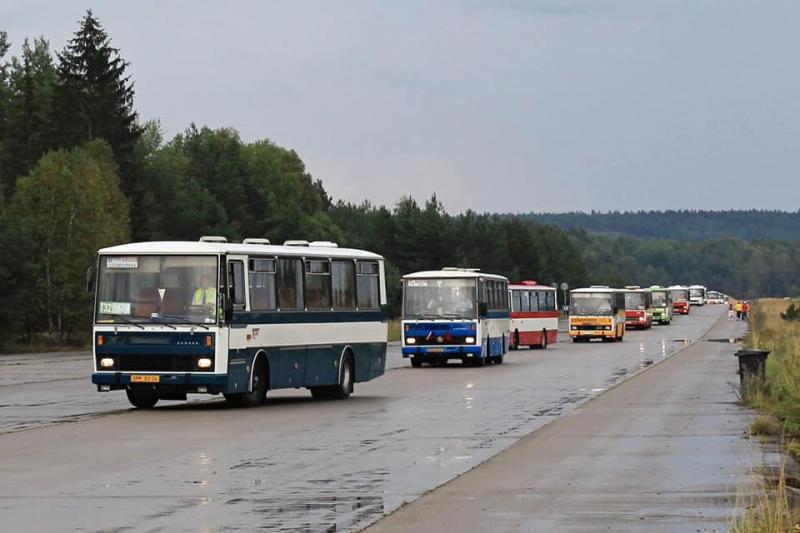 Na letiště v Ralsku se 5. září sjelo 33 historických vozidel