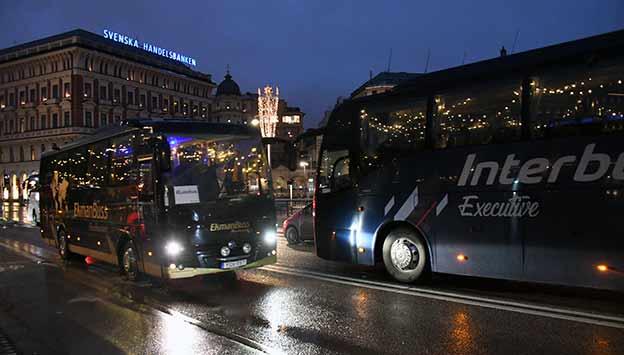 &quot;Chybí nám naši cestující&quot;, ulicemi čtyř švédských měst projely kolony autobusů