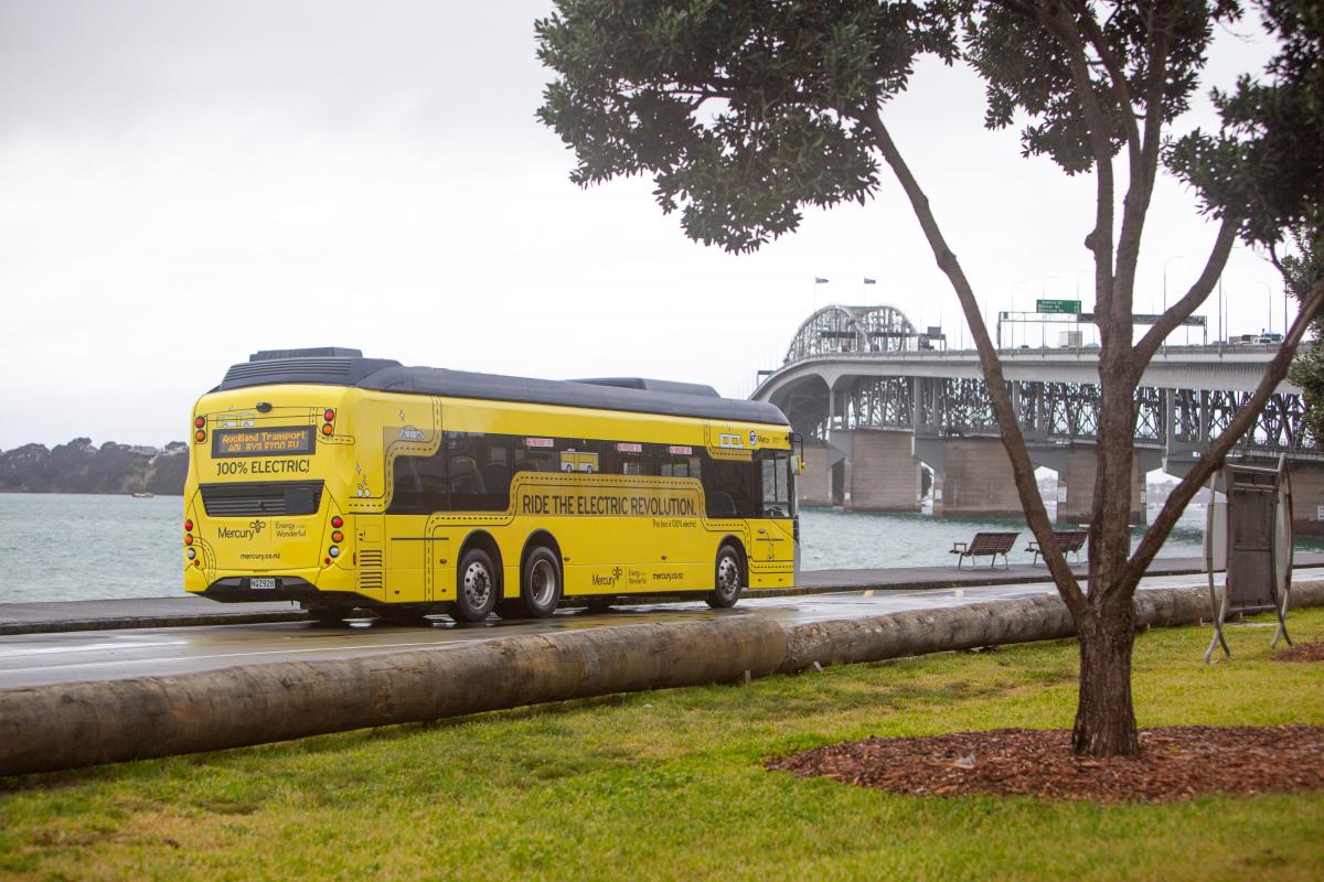 První tříosý elektrický autobus BYD ADL, pro Nový Zéland