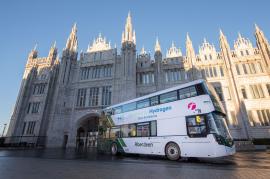 Ve Skotsku vyjely první double deckery s palivovými články