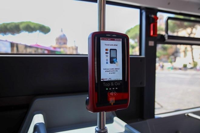 Nejstarší autobusy v Římě nahrazují hybridní Citara