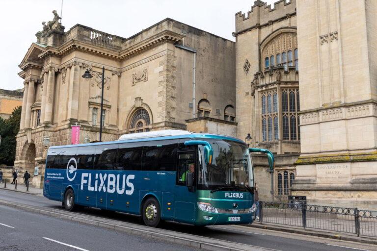 FlixBus spouští první dálkovou elektrickou linku v Anglii a Walesu