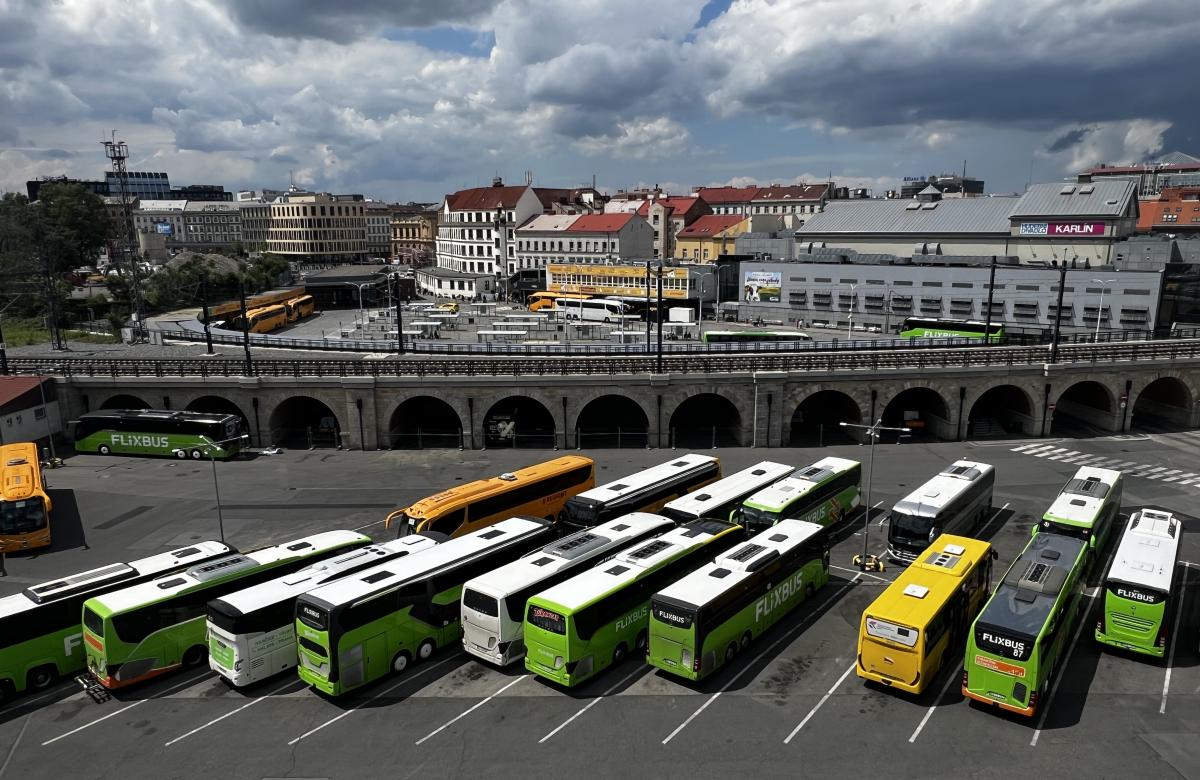  Autobusy a nákladní vozy budou vybaveny systémem EDR