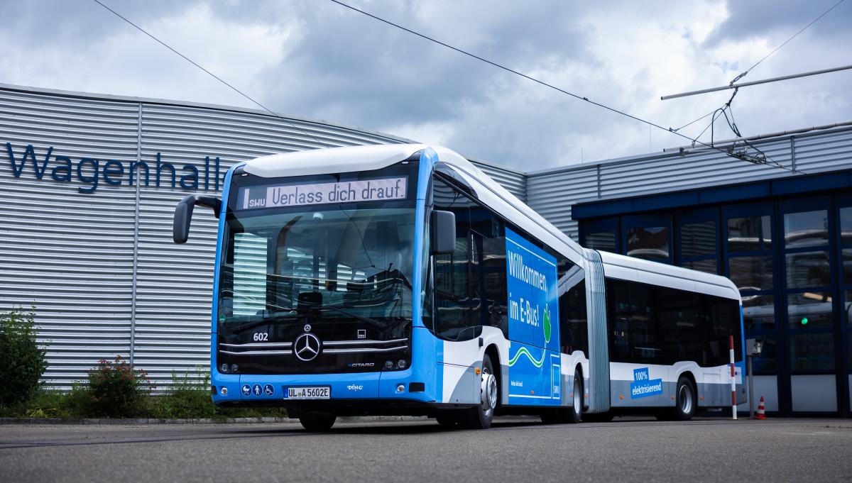 V Neu-Ulmu představili kloubové autobusy eCitaro G 