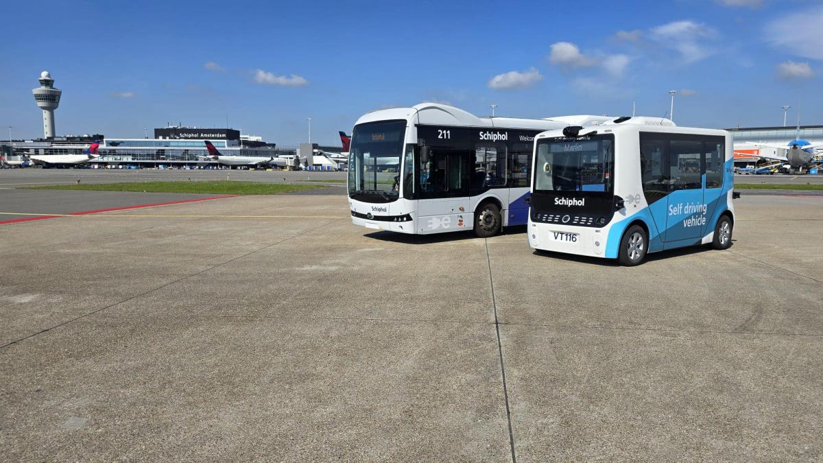 Posádky KLM na letišti Schiphol jezdí bez řidiče