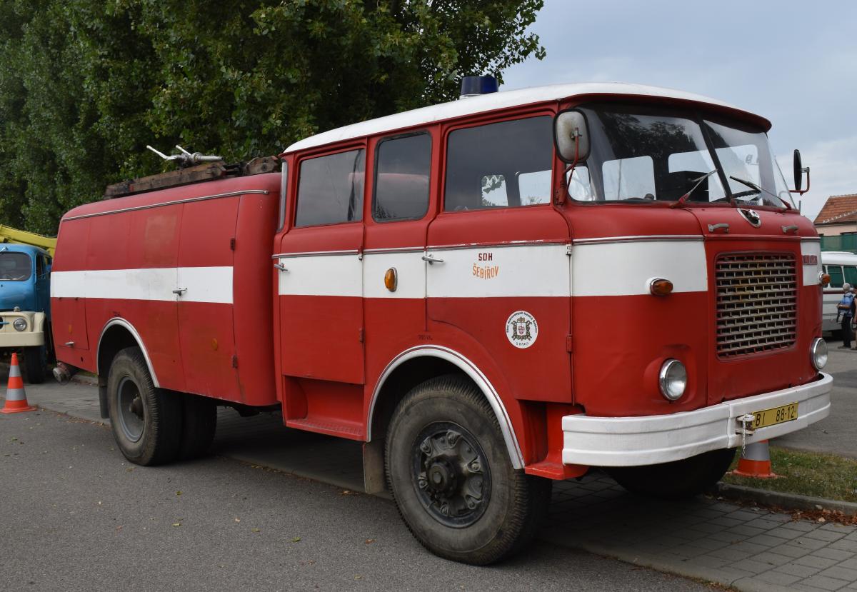 Obrazem z Veterán bus Kříž 2024